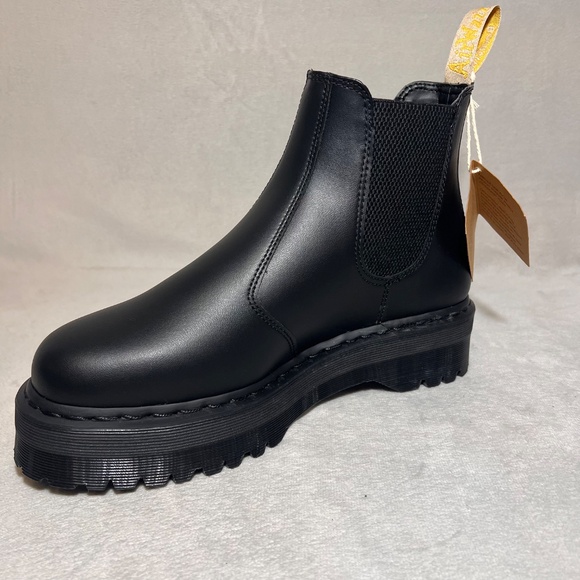 Dr. Martens VEGAN 2976 Quad Chelsea  Boots Black Unisex's Platform M-11 / W-12 - Picture 13 of 16